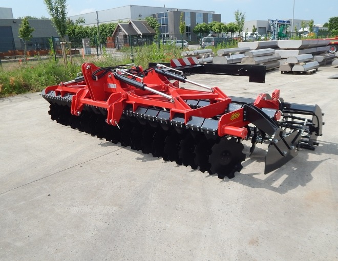 Déchaumeurs à disques: Repliable hydraulique